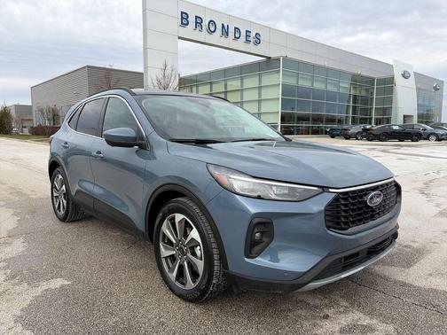 2025 Ford Escape Platinum