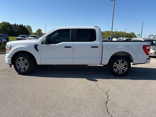 Oxford White 2022 Ford F-150 XL
