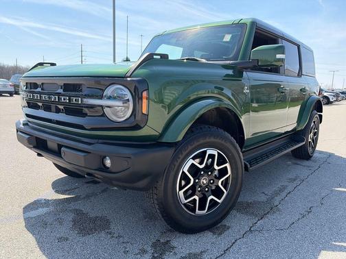 Green Metallic 2025 Ford Bronco Outer Banks
