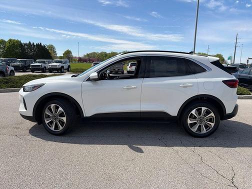 Star White Metallic Tri-Coat 2024 Ford Escape Platinum