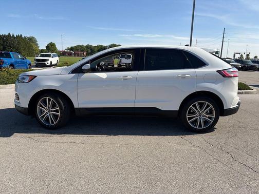 Star White Metallic Tri-Coat 2024 Ford Edge Titanium
