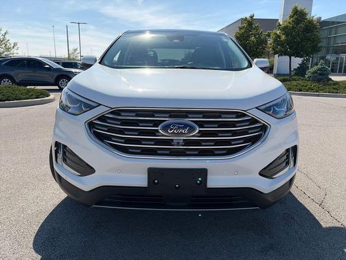 Star White Metallic Tri-Coat 2024 Ford Edge Titanium