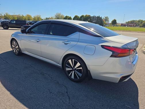 2021 Nissan Altima 2.5 SV