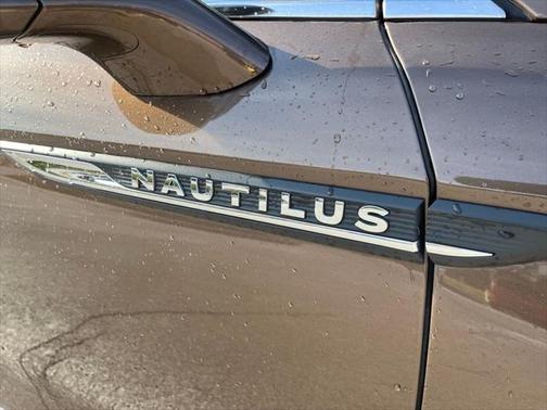 2022 Lincoln Nautilus Standard