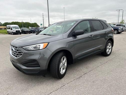 2022 Ford Edge SE