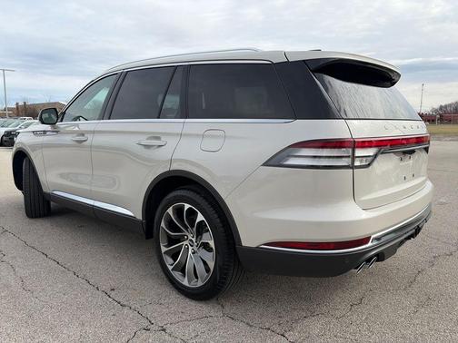 Ceramic Pearl Metallic Tri-Coat 2025 Lincoln Aviator Premiere