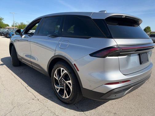 Silver Radiance Metallic Clearcoat 2024 Lincoln Nautilus Premiere