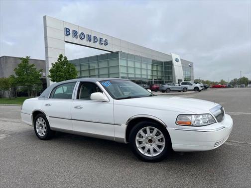 2007 Lincoln Town Car Signature