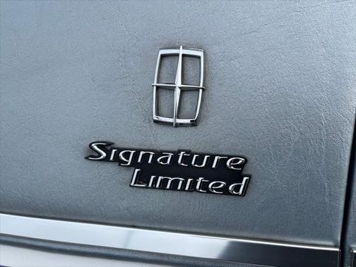 2007 Lincoln Town Car Signature