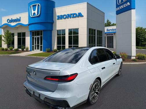 2023 BMW 760 760i xDrive