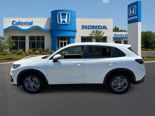 Platinum White Pearl 2027 Honda HR-V LX