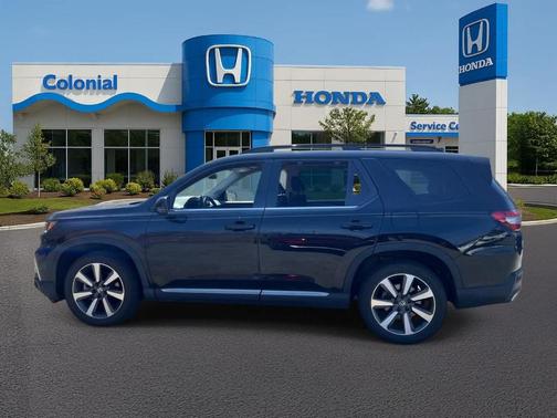 Crystal Black Pearl 2023 Honda Pilot Touring