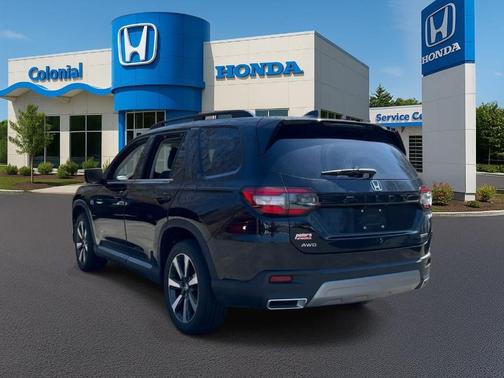 Crystal Black Pearl 2023 Honda Pilot Touring