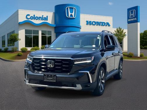 Crystal Black Pearl 2023 Honda Pilot Touring
