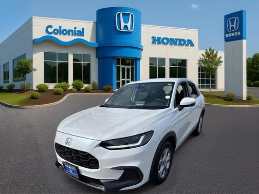 Platinum White Pearl 2025 Honda HR-V LX