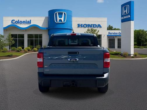 Azure Gray Metallic 2024 Ford Maverick Lariat