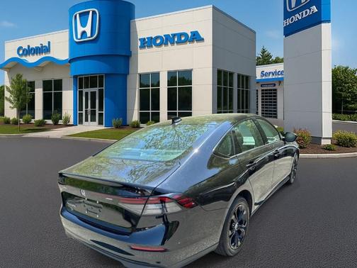 Crystal Black Pearl 2025 Honda Accord SE