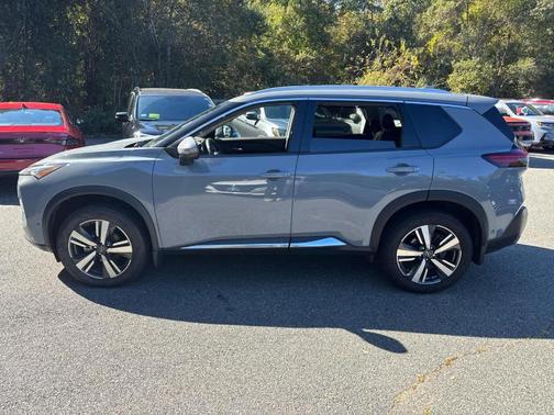 2022 Nissan Rogue SL