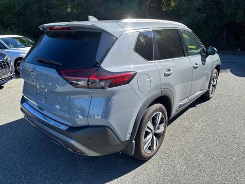 2022 Nissan Rogue SL