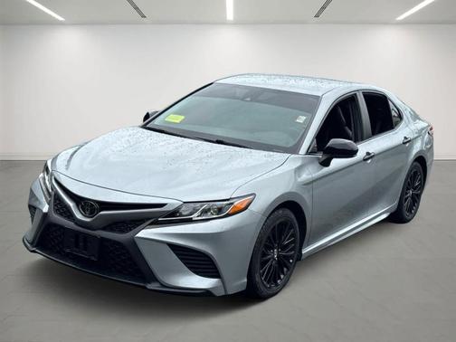 2020 Toyota Camry SE Nightshade