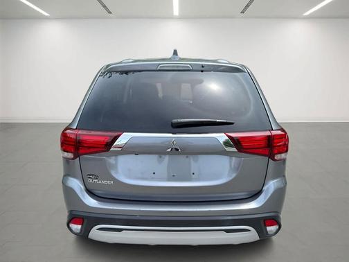 2020 Mitsubishi Outlander ES