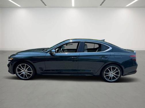 2022 Genesis G70 2.0T