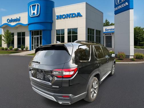 2024 Honda Pilot Touring
