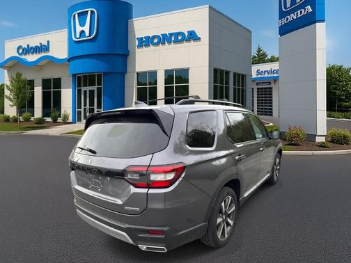 Modern Steel Metallic 2025 Honda Pilot Touring