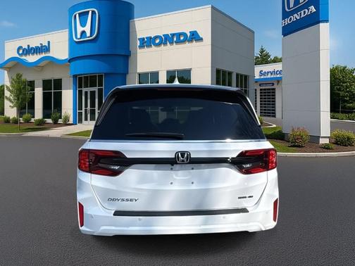 Platinum White Pearl 2026 Honda Odyssey Touring