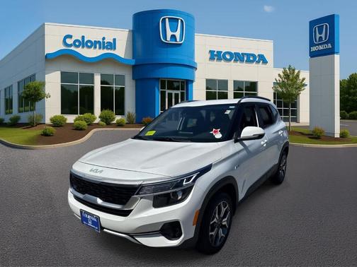 Snow White Pearl 2022 Kia Seltos EX