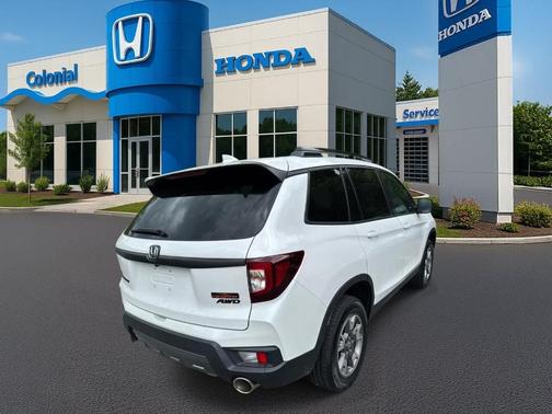 Platinum White Pearl 2023 Honda Passport TrailSport