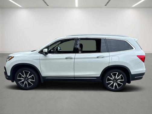 2022 Honda Pilot Touring 8-Passenger