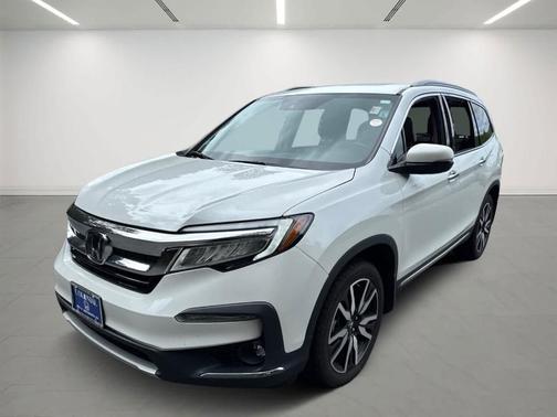 2022 Honda Pilot Touring 8-Passenger