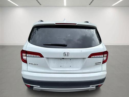 2022 Honda Pilot Touring 8-Passenger