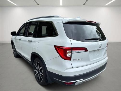 2022 Honda Pilot Touring 8-Passenger