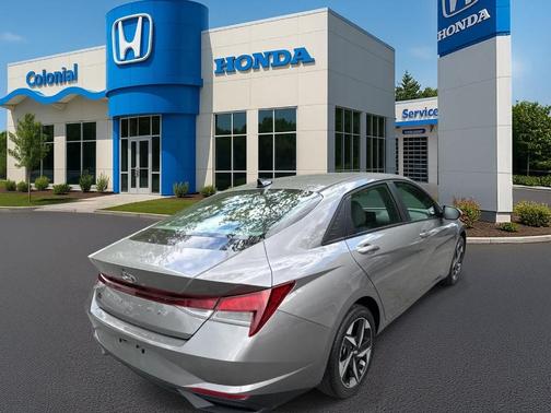 Metal 2023 Hyundai ELANTRA SEL