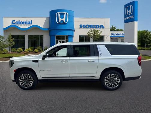 White Frost Tri-Coat 2023 GMC Yukon XL Denali Ultimate