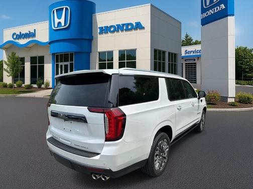 White Frost Tri-Coat 2023 GMC Yukon XL Denali Ultimate