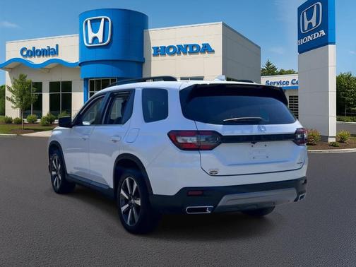 Platinum White Pearl 2023 Honda Pilot Touring