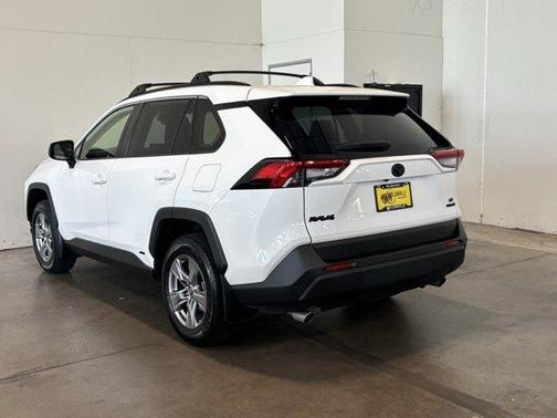 2022 Toyota RAV4 Hybrid LE