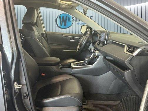 2020 Toyota RAV4 XLE Premium