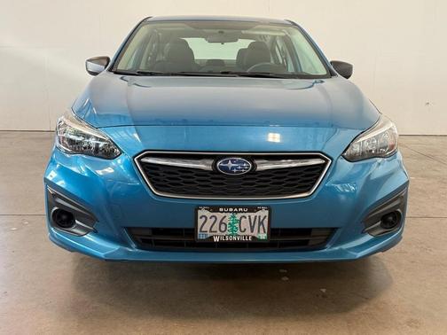 2017 Subaru Impreza 2.0i