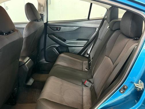 2017 Subaru Impreza 2.0i