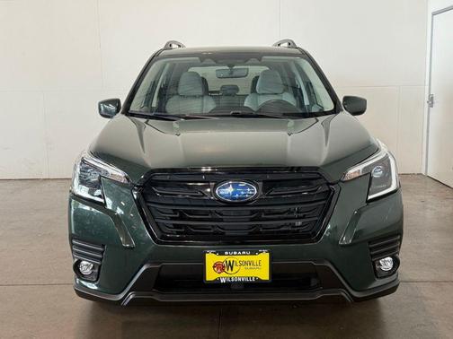 Cascade Green Silica 2024 Subaru Forester Premium