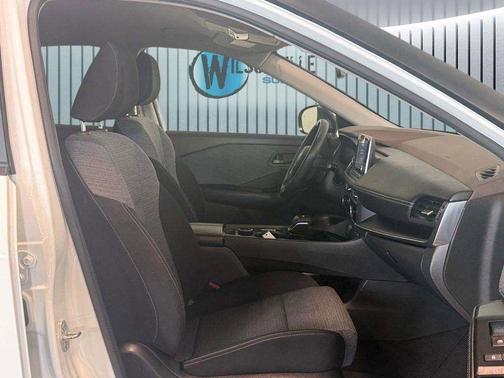 Glacier White 2022 Nissan Rogue S