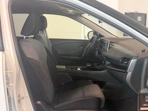 Glacier White 2022 Nissan Rogue S