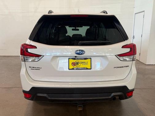 Crystal White Pearl 2023 Subaru Forester Premium