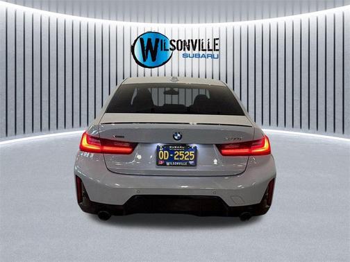 2023 BMW 330 i xDrive