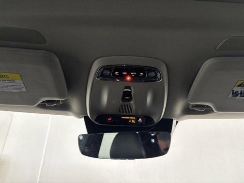2021 Volvo XC90 T6 Momentum 6 Passenger