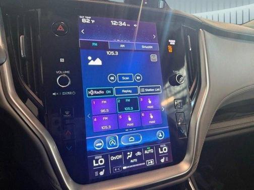 Ice Silver Metallic 2021 Subaru Outback Limited XT